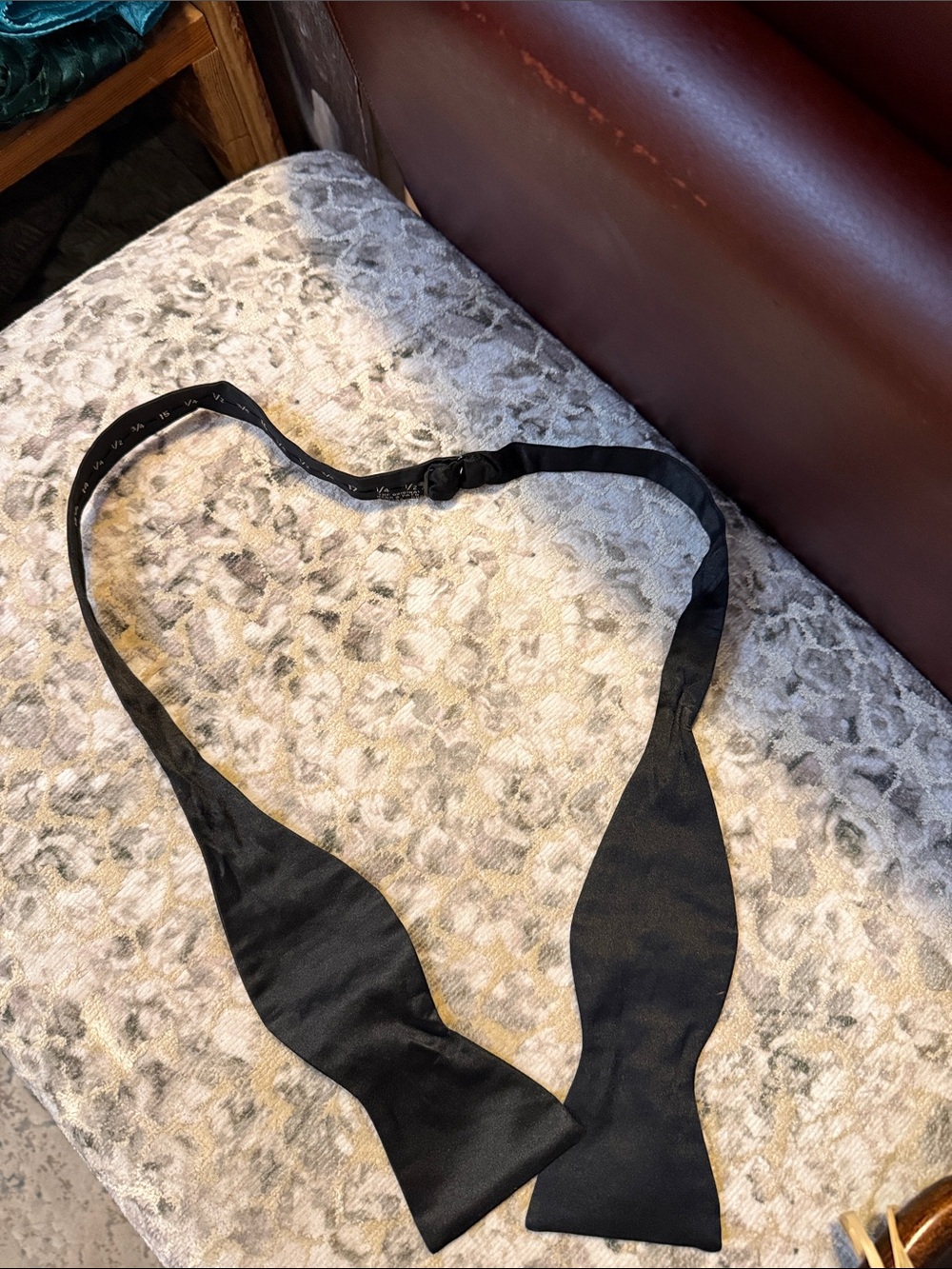 Black tie bow
